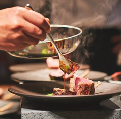 当店ならではの工夫された料理の数々に出会ってください