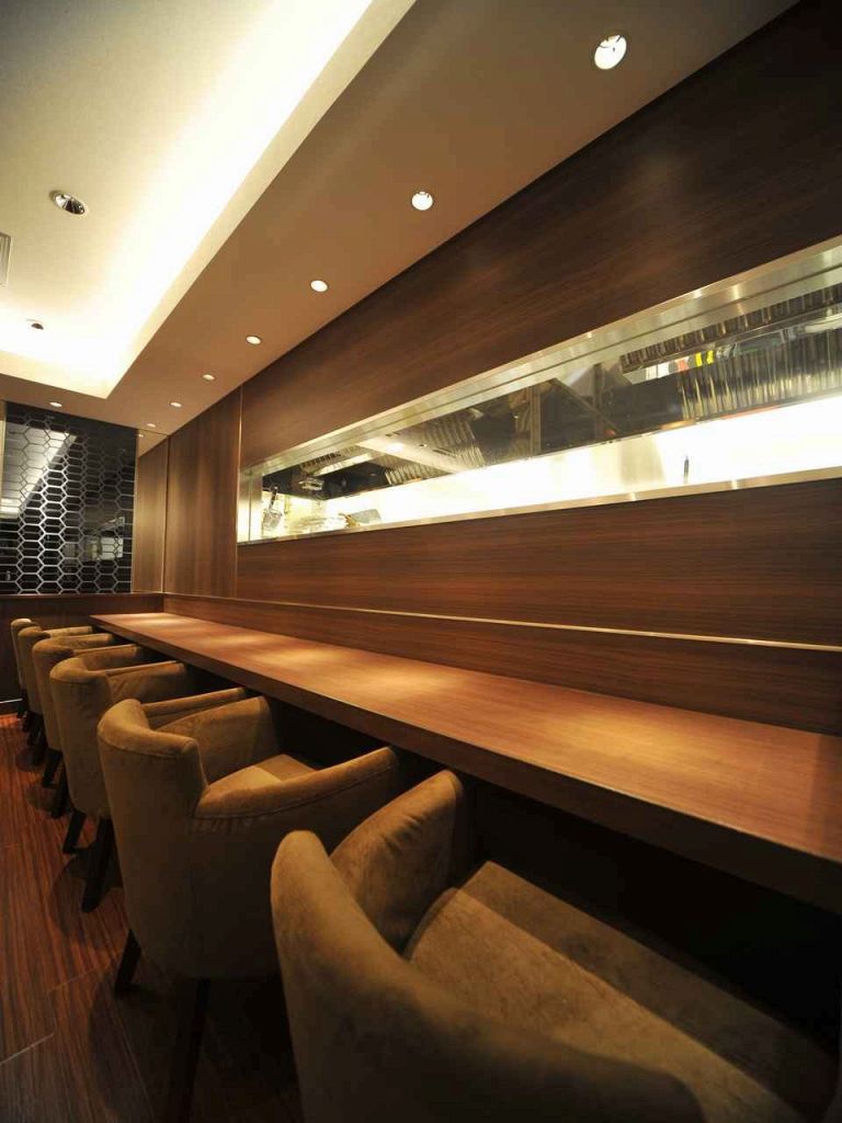 お1人様でもご利用いただけるよう、カウンターもあります！お気軽にご来店ください。