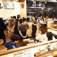 平日限定ランチも人気☆目配り・気配り上手なスタッフが丁寧にお伺いいたします。