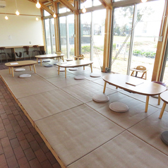 2名様掛けと4名様掛けの座敷席をご用意しております。