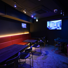 【2F・テーブル席：貸切やパーティーでのご利用も大歓迎です】