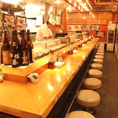 明るく広々としたカウンター席です♪