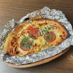 バジルとトマトソースのハーフPIZZA