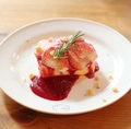 料理メニュー写真&nbsp;チーズテリーヌ 季節のフルーツ添え
