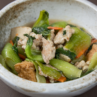 家庭の味から〆まで充実の多彩なメニューをご提供！