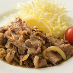 【仙台牛生姜焼き】柔らかくジューシーで、当店人気の一品です。お手頃価格でお楽しみいただけます。