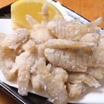サクッと揚げた福山名物「ねぶとの唐揚げ」豊かな磯の香りが凝縮され、ビールが驚くほど進む一皿です