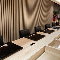 カウンター席は全６席