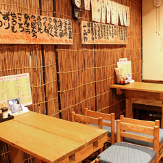 気心知れた仲間との飲み会や女子会に最適です◎レイアウト変更も可能なので、人数に合わせて柔軟に対応いたします。アットホームな雰囲気の中で、会話も弾む楽しいひとときをお過ごしください。