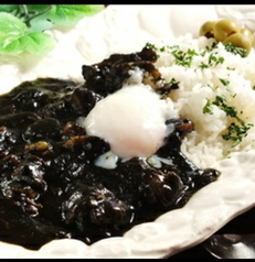 【牛スジ肉の黒カレー 温卵のせ】 ライスor  バケット付き  ＋選べるサイドメニューから一品付き ます！