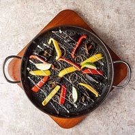 自慢のパエリア、グリル、フライ、タパス