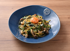 トリュフ香るホウレン草ときのこの和風パスタ