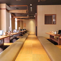 掘りごたつ席は仕切りで個室風に！