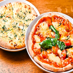 【自家製生地の特性ピザ】マルゲリータ/クワトロフォルマッヂ/季節のピザの写真