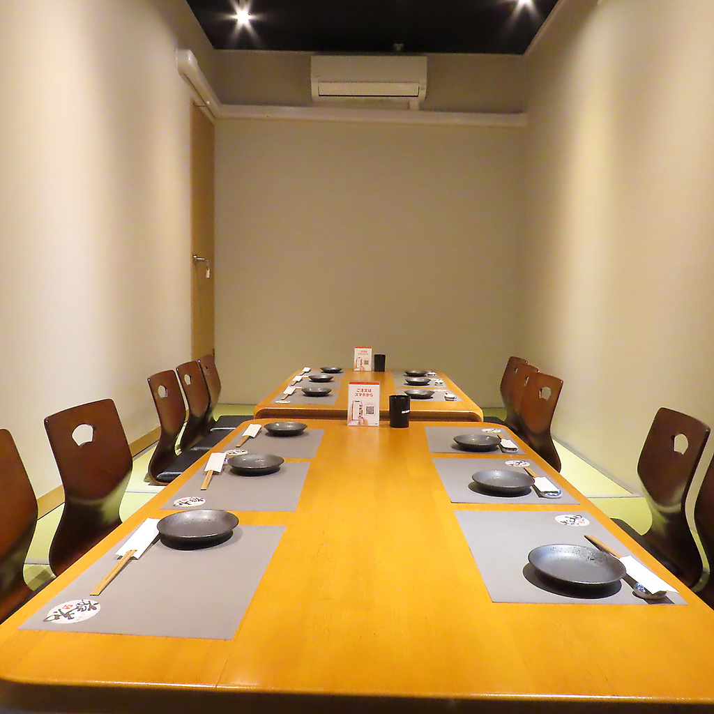 最大30名様の座敷宴会も可能◎広々とした空間で、豊富な地酒を飲み交わし仲間と絆を深める夜にぜひ◎