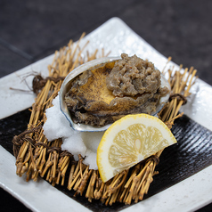 蒸し鮑の蟹みそ炙り焼き