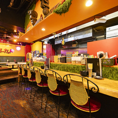 サク飲みにオススメなカウンター席！会社帰りにサクッと１杯いかがですか？梅田で食べ放題、飲み放題なら「青春アッパーカット」圧倒的楽しさと盛り上げでやみつきまちがいなしです。