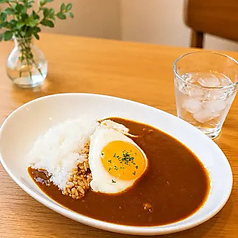 カレー（目玉焼きのせ）