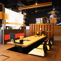 落ち着いた雰囲気の個室で、プライベートな時間を！