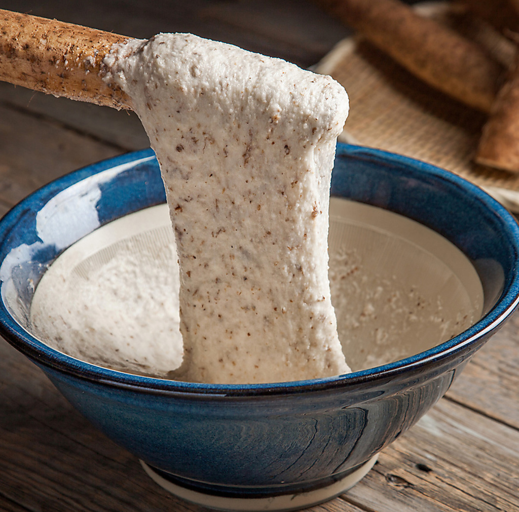 「自然薯ふわとろお好み焼」や「自然薯もつ鍋」、など、こだわりの自然薯を使った料理が楽しめます！