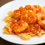 プリプリの海老を甘辛ソースとからめた絶品海老チリ!!この甘辛ソースがお酒との相性も抜群♪