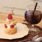 カフェタイムは自家製のスイーツとハンドドリップコーヒーを。