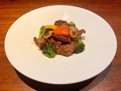 牛肉と生椎茸のオイスター炒め＜毎日４皿のみ＞