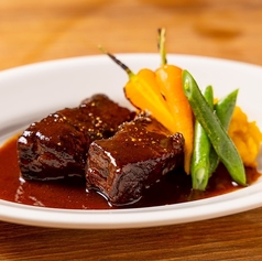 とろとろ牛ほほ肉の赤ワイン煮