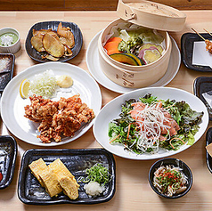 多彩な手作り料理の数々を楽しめます。