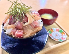 鮮魚の漬け丼