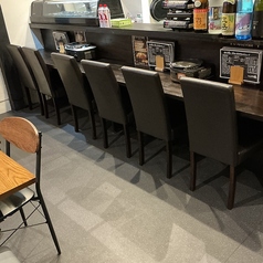 6席のカウンター席