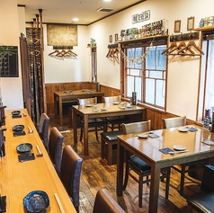 テーブル席ご用意しております