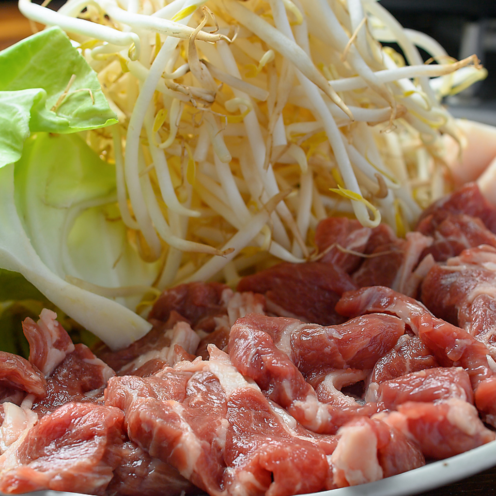 上質で柔らかい生ラム肩ロースを使用した『ジンギスカン』