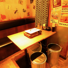 お集まりにぴったりな半個室席。4名様までご利用いただけます。