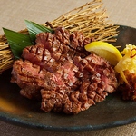 当店の厚切り牛タンは絶品！弾力があり、食べ応え抜群の噛むほど旨味が溢れ出てきます。