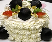当店では、お客様の大切なひとときを彩る、お祝いやサプライズの対応が可能です。大切な方のお誕生日や記念日など、大切な方の心に残る特別な一日をお祝いするのにぴったりな空間と、温かいおもてなしをご用意しております。思い出に残る素敵な時間を演出いたしますので、ご希望の際はお気軽に当店までご相談くださいませ。