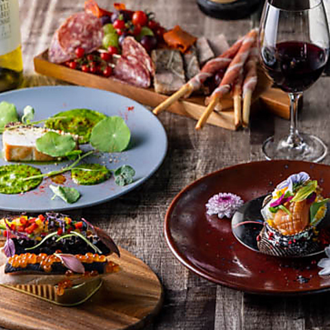 瀬戸内の食材を使ったスペイン料理の数々。ワイン＆日本酒とのペアリングも楽しめる◎