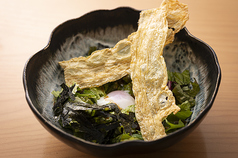 でっかい湯葉と水菜の温玉サラダ