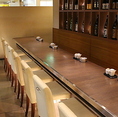 デートやお一人様にもピッタリのカウンター席ございます！お仕事帰りのサクッと飲みや仕事仲間とのサシ飲みにもご利用くださいませ☆