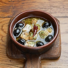 メカジキとオリーブのアヒージョ