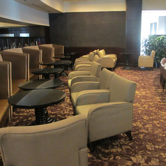 【バー】ソファー席からも夜景がキレイ♪