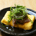料理メニュー写真&nbsp;肉のせだし巻きたまご