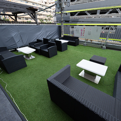 5人以上で持ち込みBBQも可能です！1グループあたり2500円の使用料と一人当たり飲み放題プラン（2000円or2600円）を選択ください！BBQ以外で通常の席のみの予約に使用料はかかりません