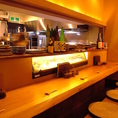 デートやおひとり様でのお食事、しっぽり飲みたい時にも最適な「カウンター席」を完備。ご予約お待ちしております◎