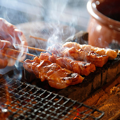 当店こだわりの焼き鳥片手に美味い酒を！