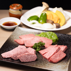 盛り上がる宴会に最適な空間が広がるお店です!大人数での集まりにぴったりで、広々としたスペースが用意されています。楽しい時間を提供するために、美味しい料理が揃い、仲間とワイワイ盛り上がれる環境が整っています。特別なイベントやお祝い事を思い切り楽しむために、ぜひこのお店をご利用ください♪