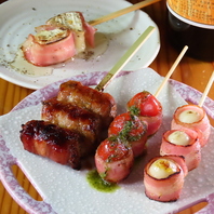 焼き鳥はすべて国産鶏を使用◎店内ですべて串打ちを実施