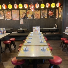 ≪テーブル席≫テーブルタイプのお席です。10名席。横並びで飲食をお楽しみ頂けます。
