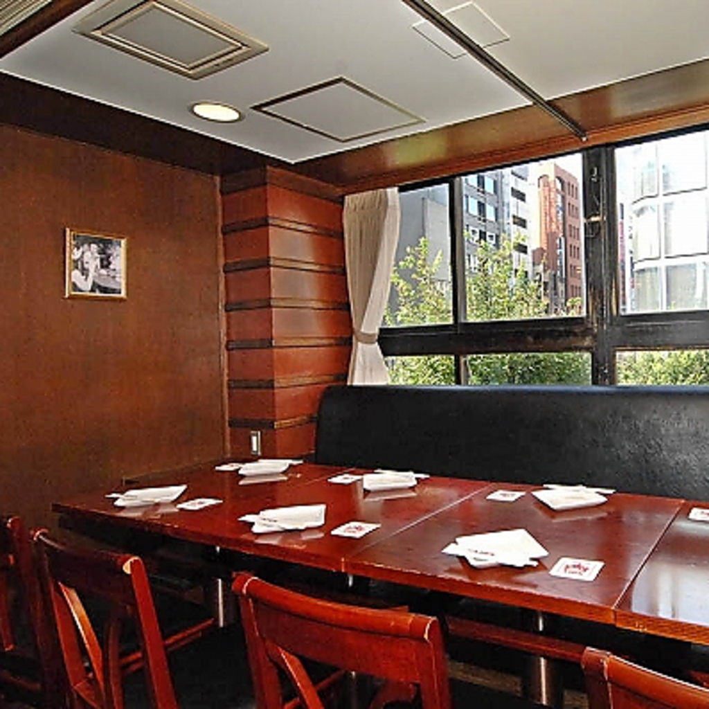 【少人数にオススメ個室】 5～8名様対応（2～4名様はカーテン仕切り半個室空間）