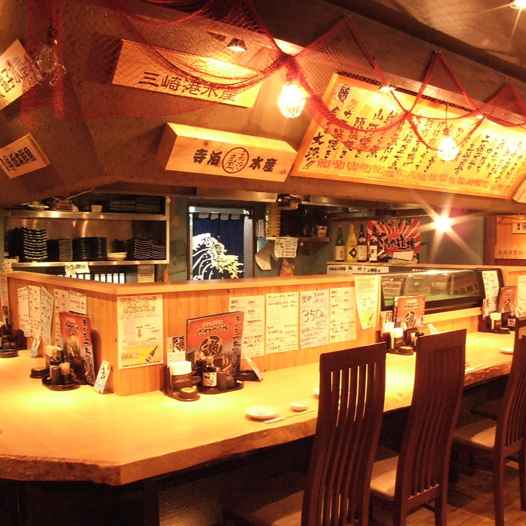 【店長一押しのカウンター席】ゆったりしたお席が居心地◎もちろんお1人様も大歓迎！※画像は系列店